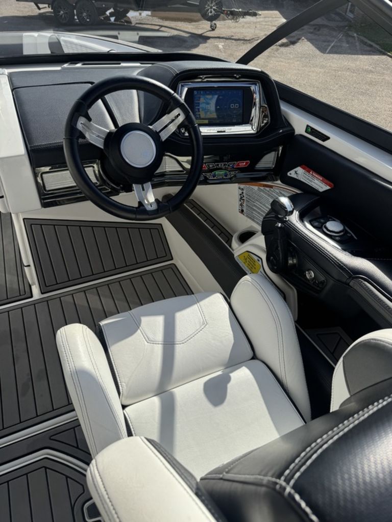 2016 Nautique G23