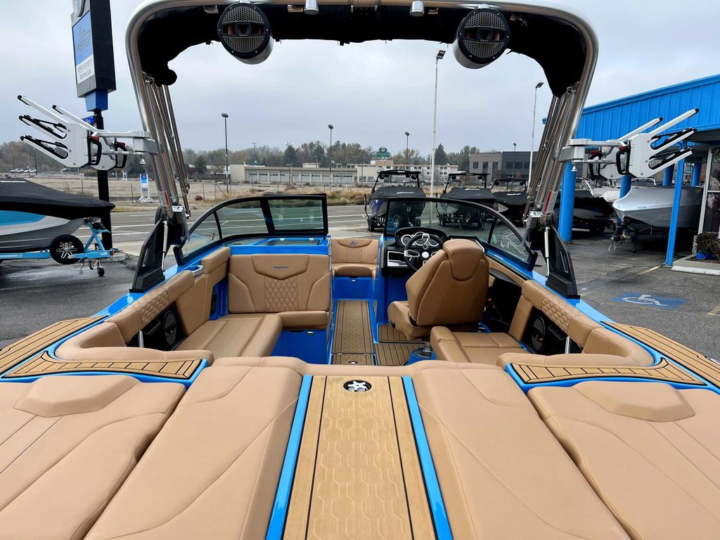 2023 MasterCraft XT23