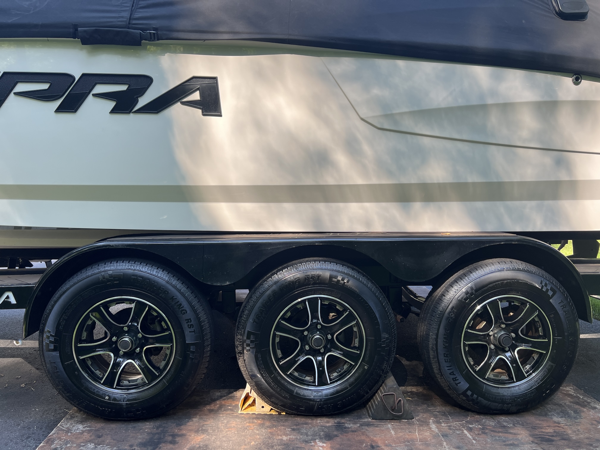 2017 SUPRA SE 550, FULLY LOADED, FRESHWATER, 358 hours