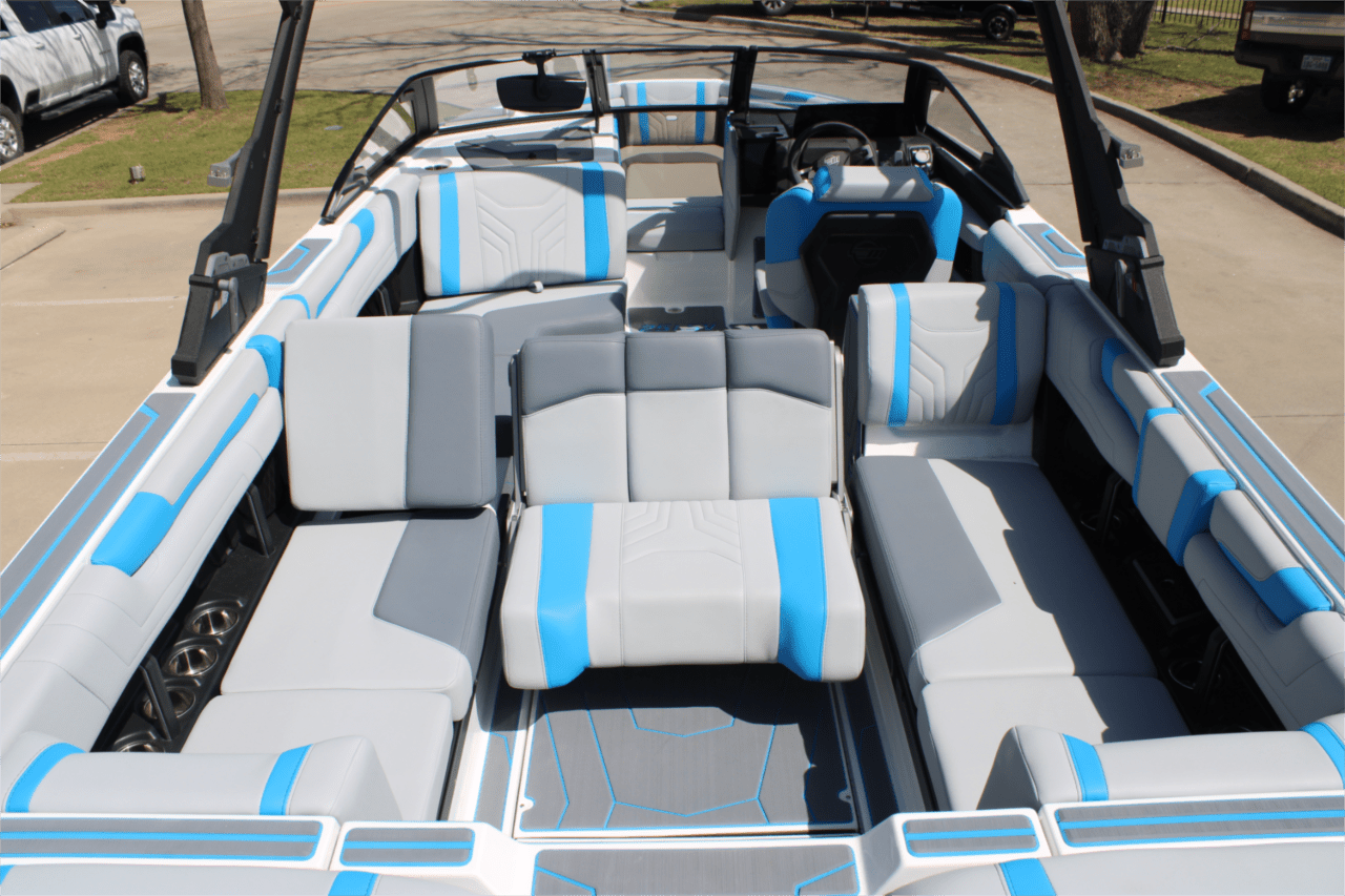2025 Malibu 25 LSV