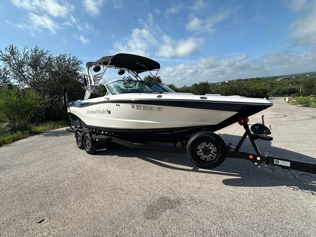 2019 MasterCraft XT23
