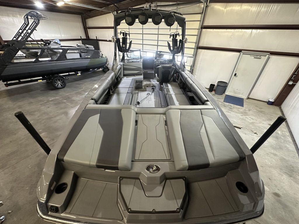 2025 Axis Wake Research A245