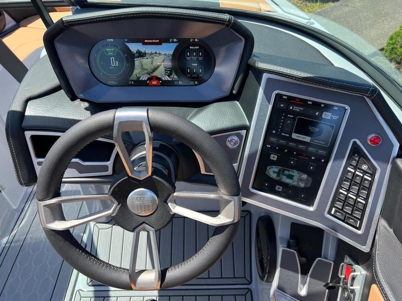 New 2024 MasterCraft XT22