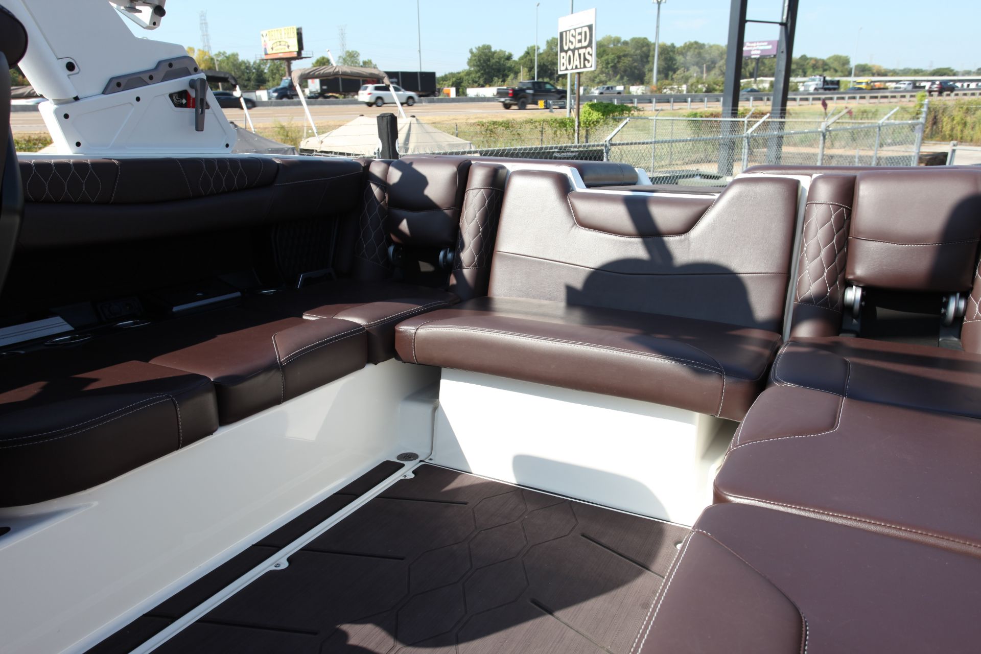  Malibu M220