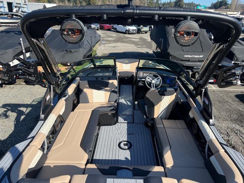 2025 MasterCraft XT22
