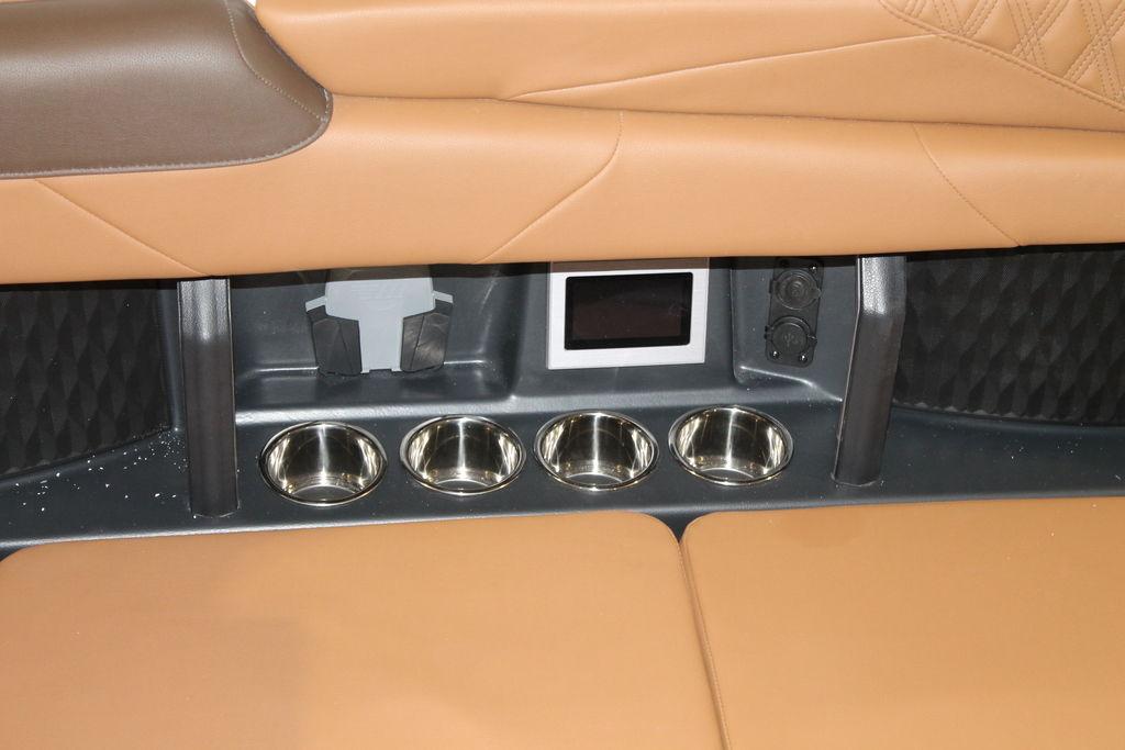 2025 Malibu M230