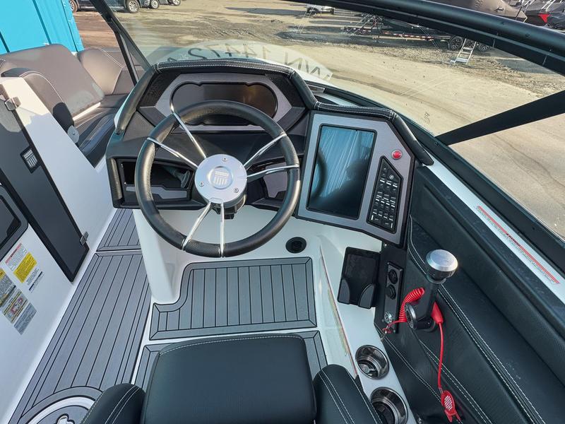 New 2023 MasterCraft XStar