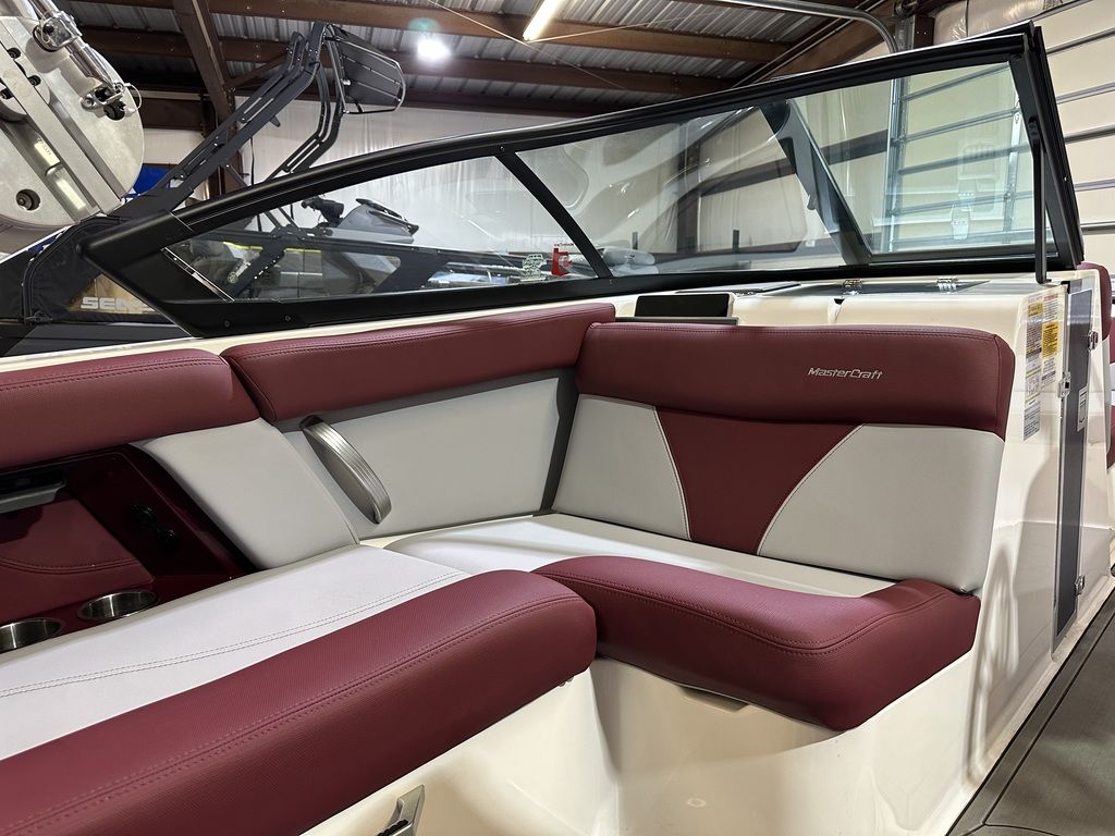 2022 MasterCraft XT20