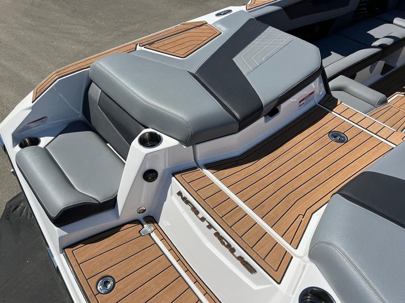 2021 Nautique G23