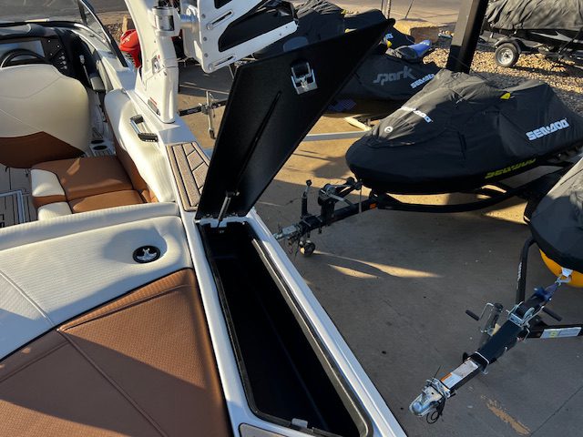 boat.Title