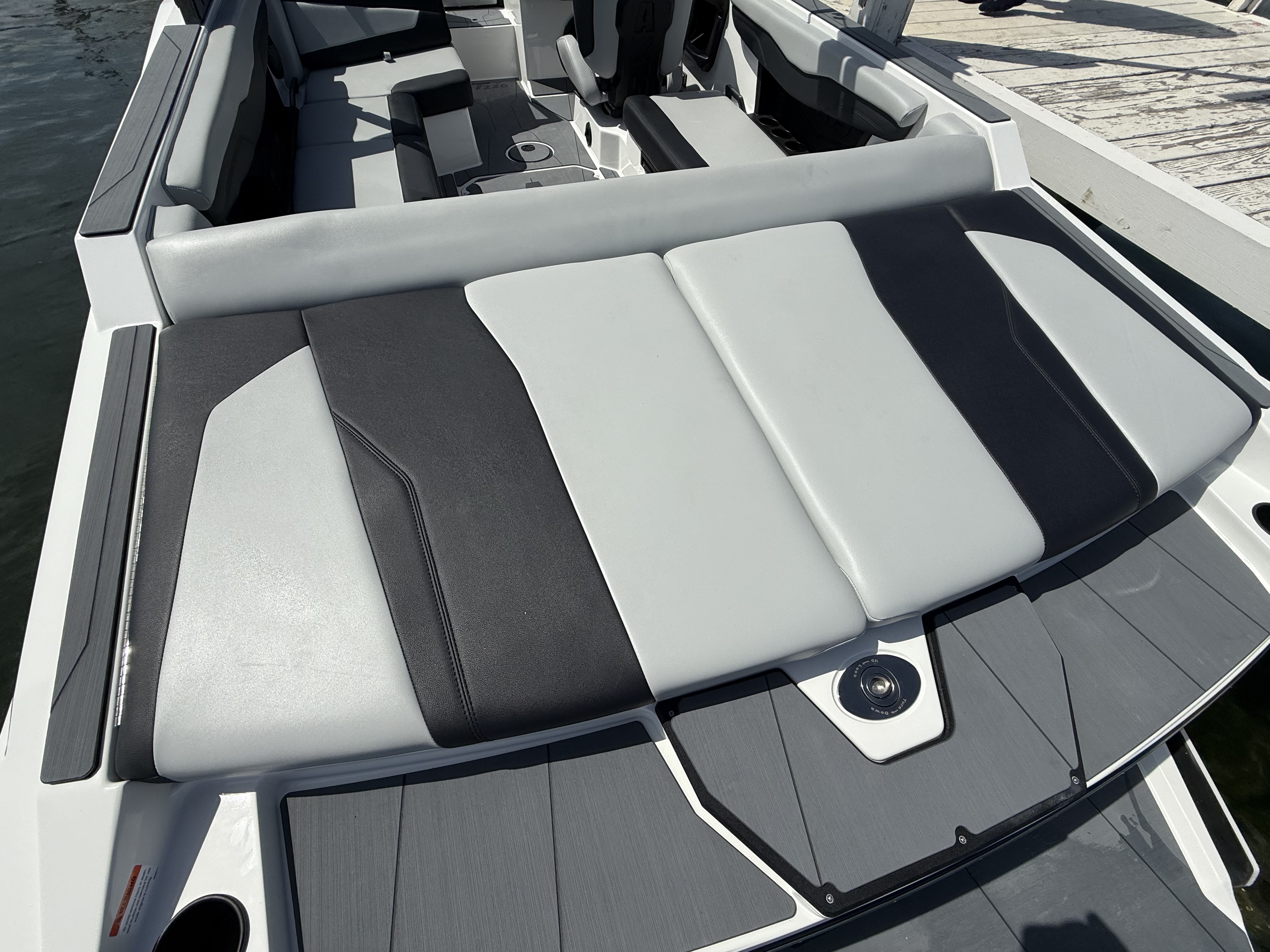 2025 Axis T220