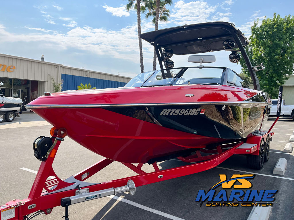 2017 Malibu Boats 25 LSV