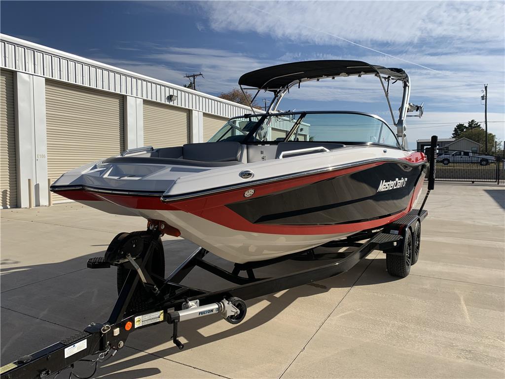 2018 MasterCraft XT22. Only 75 Hours