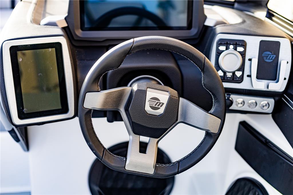 2024 Malibu 22 LSV Icon