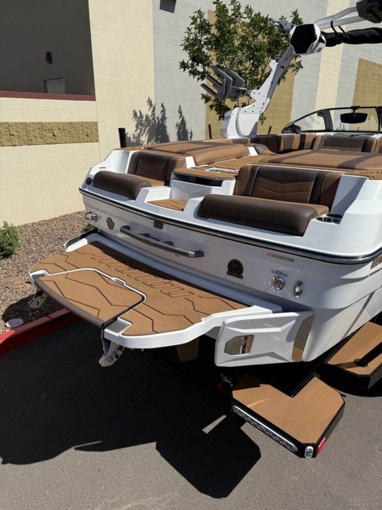 2025 Malibu Boats 23 MXZ