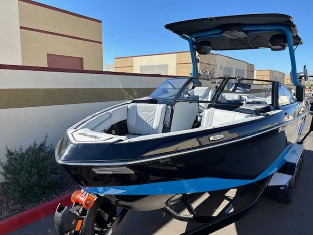 2025 Malibu Boats 25 LSV