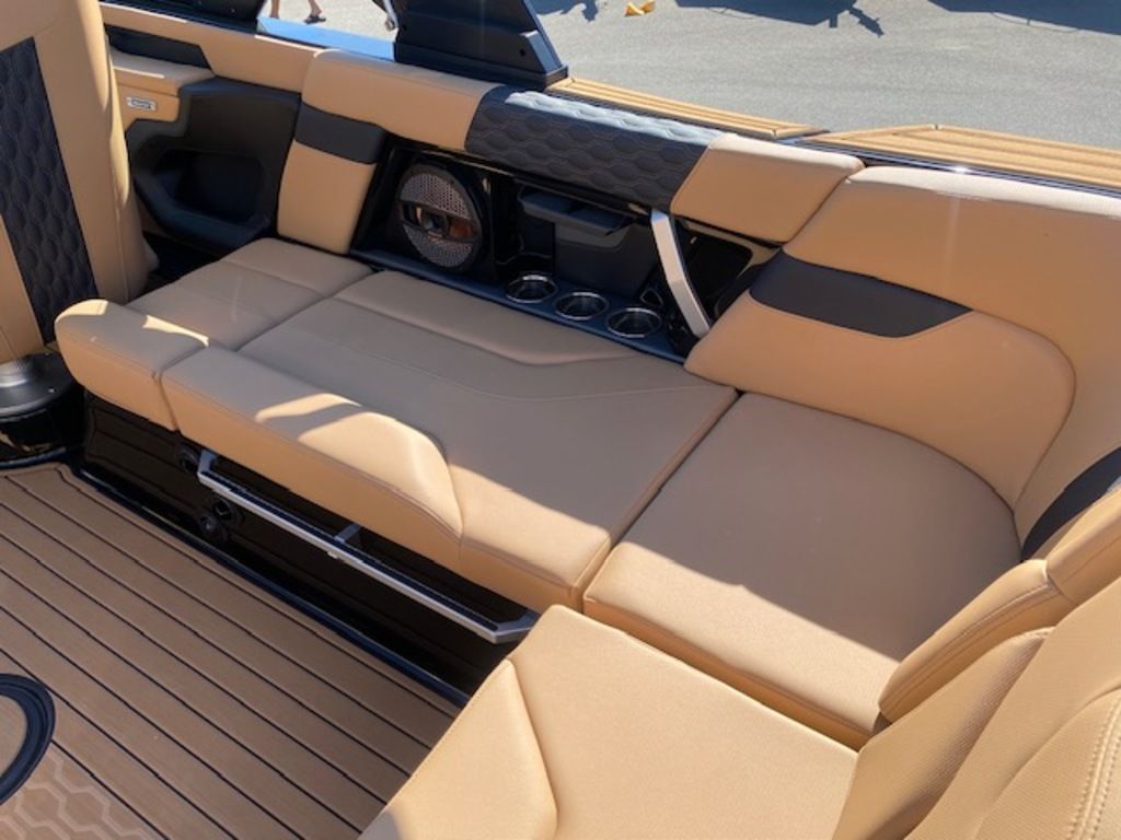 2025 MasterCraft XT23
