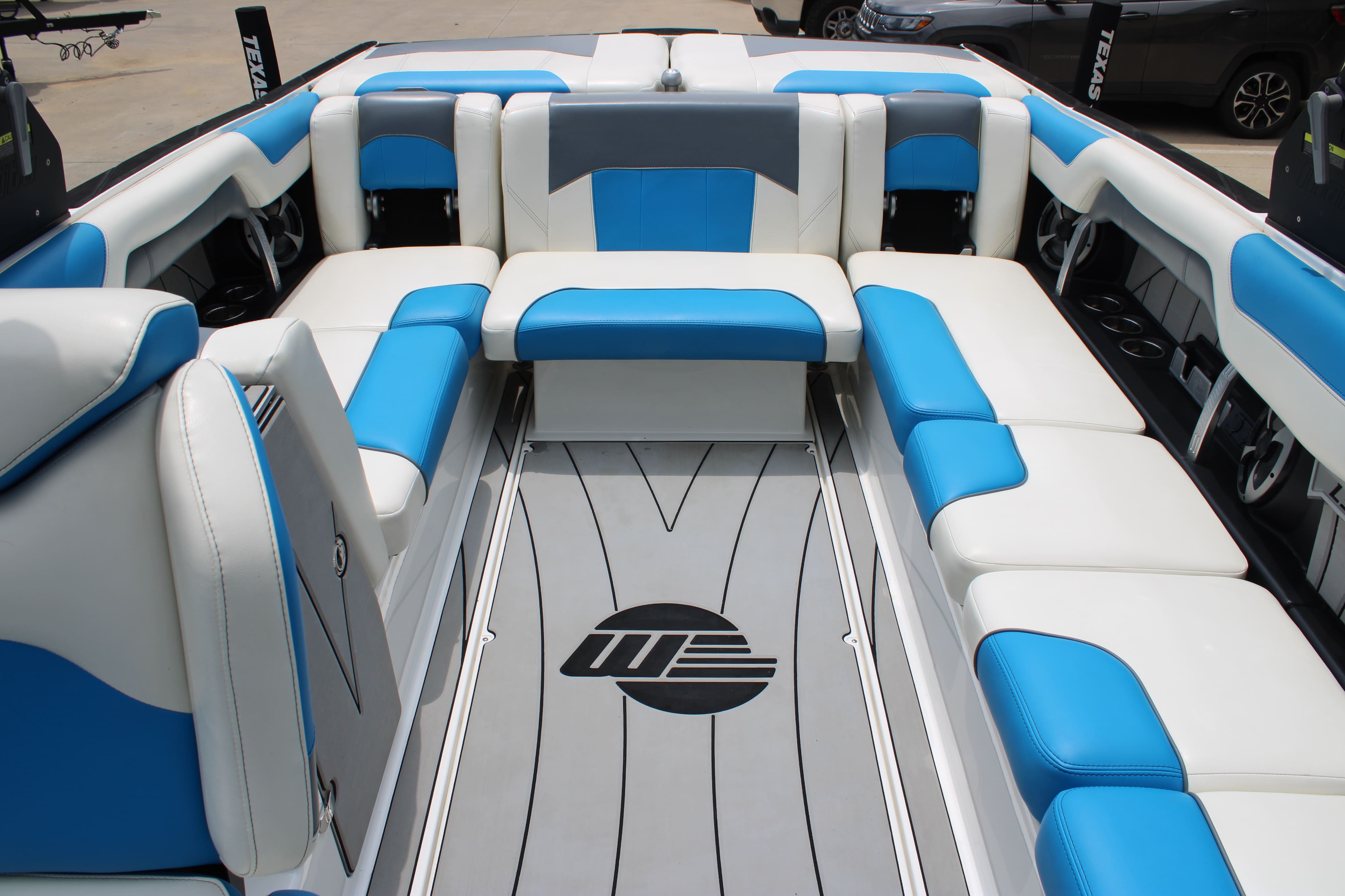 2020 Malibu 25 LSV