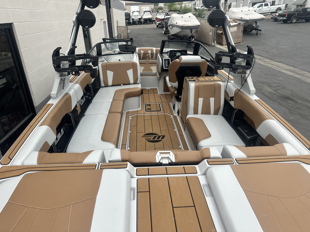2022 Malibu Boats 24 MXZ