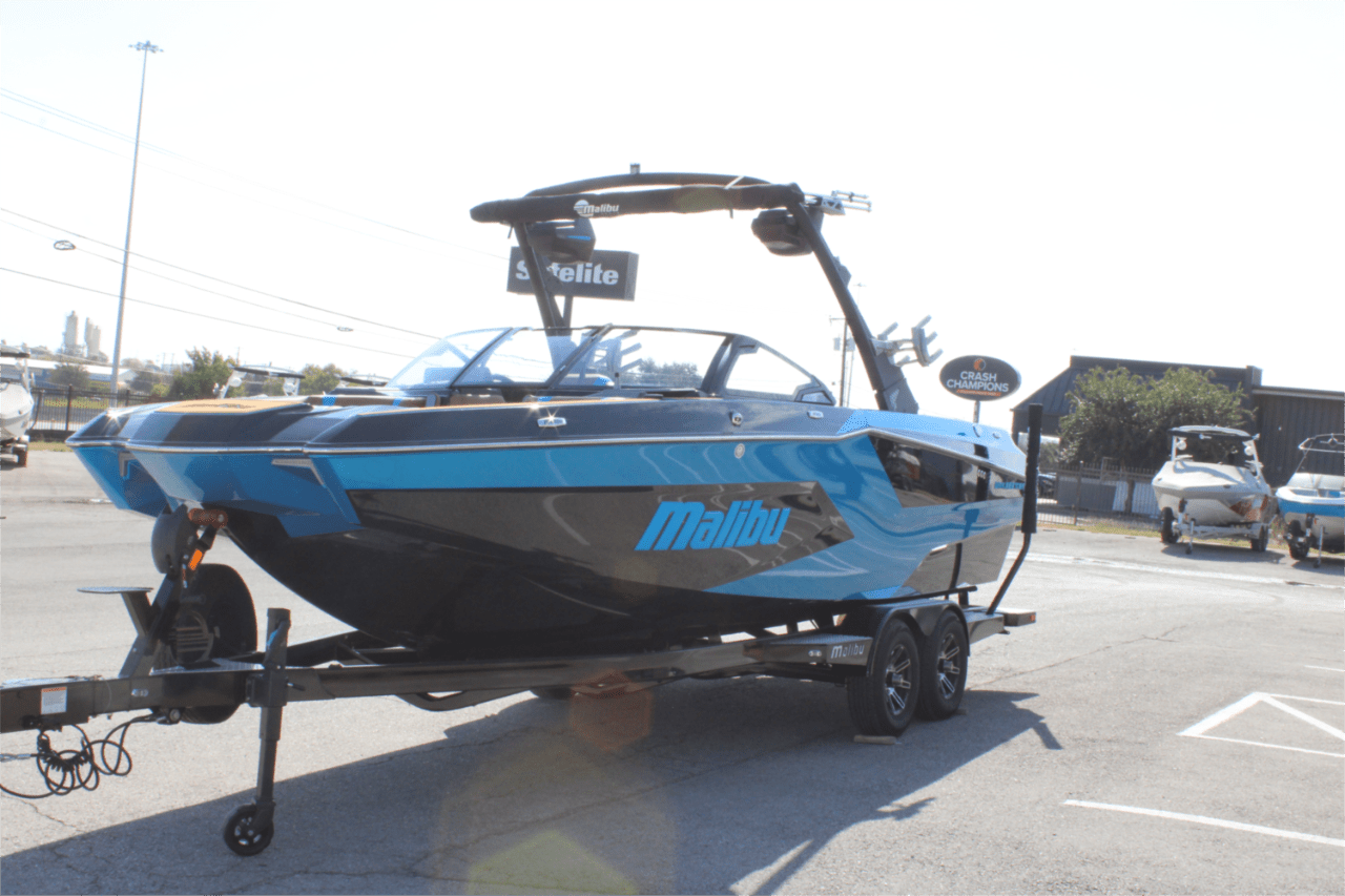 2025 Malibu 24 MXZ