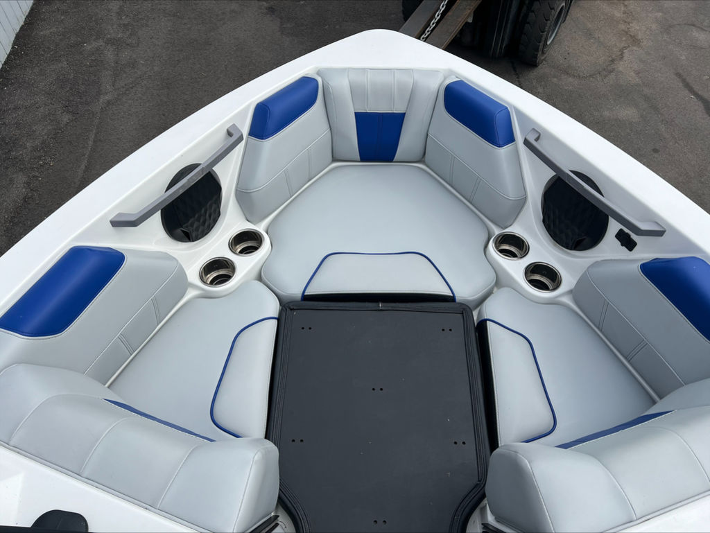 2023 Malibu Boats 20 VTX