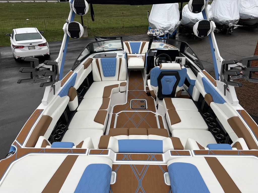 2025 Malibu Boats M230