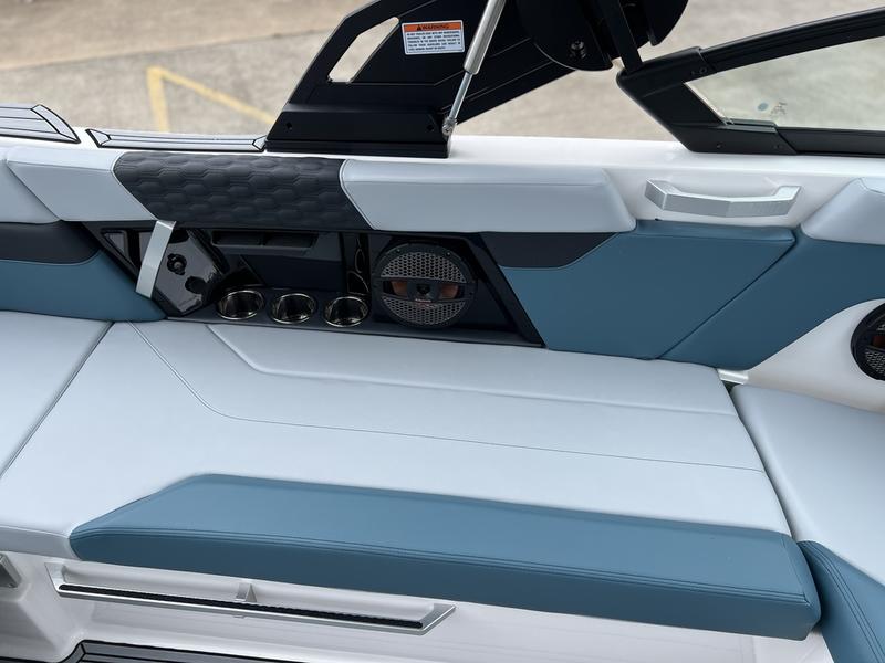 2025 MasterCraft XT22