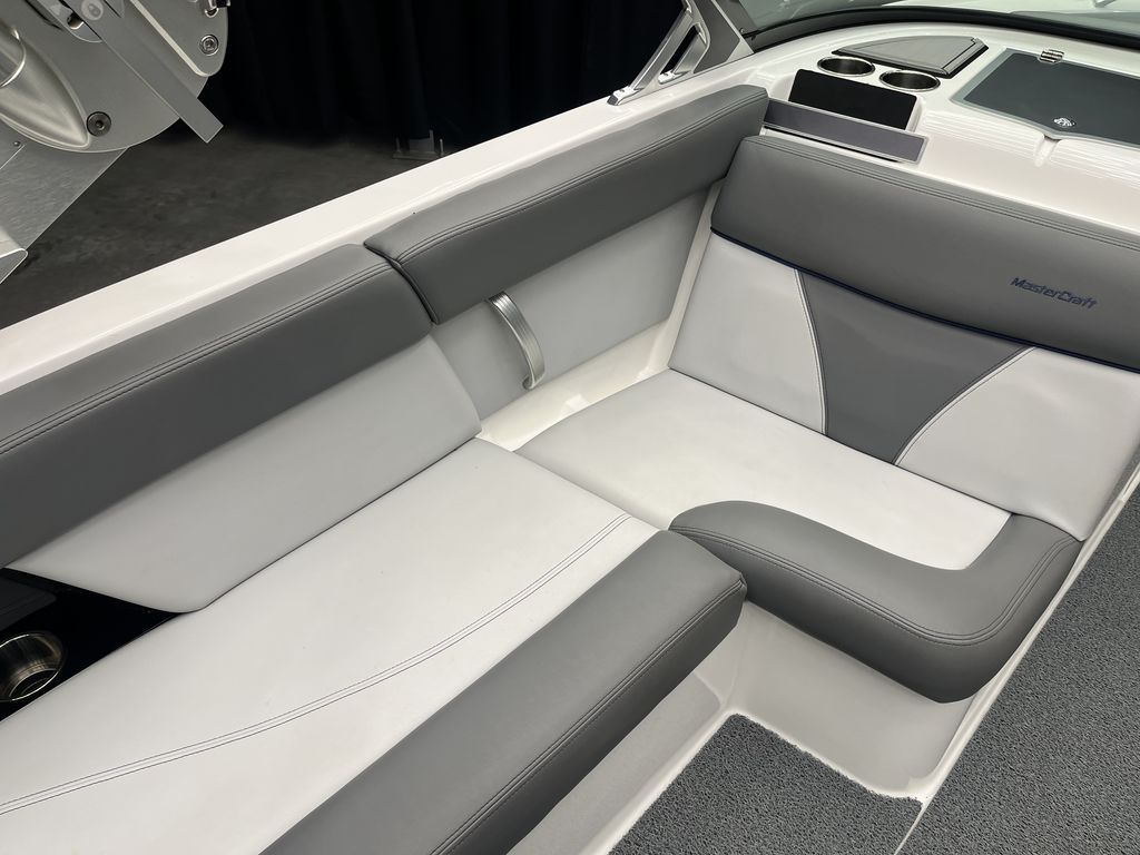 2019 MasterCraft XT23