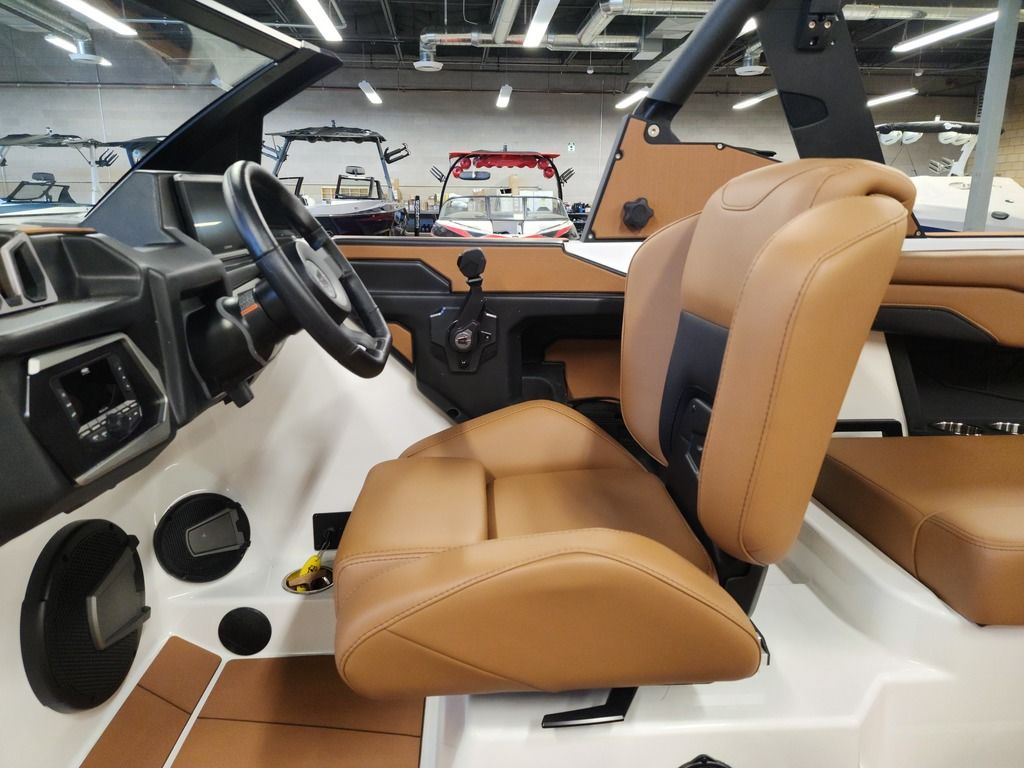 2025 Axis Wake Research T220