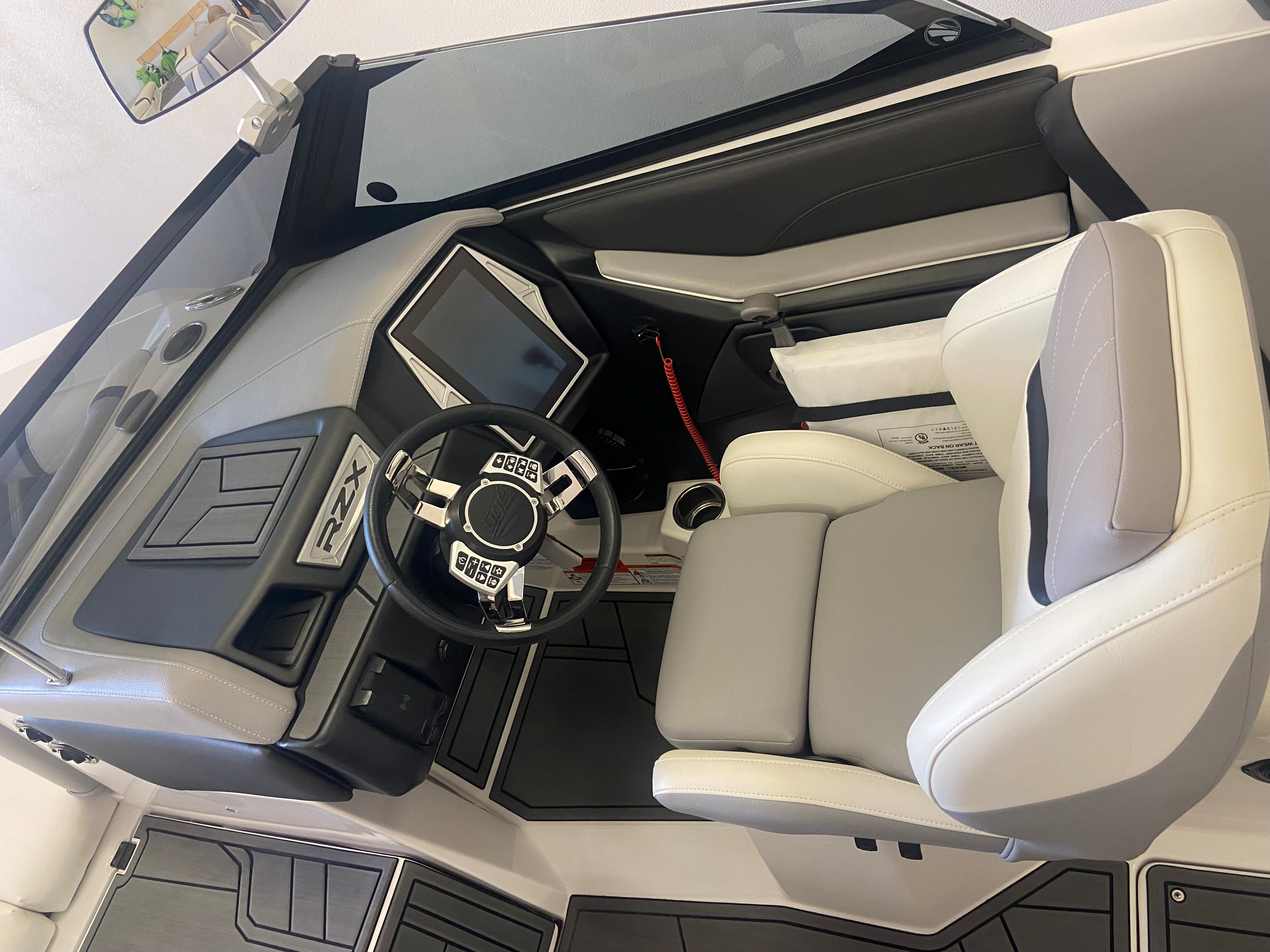 Super Clean 2020 Tige 23RZX