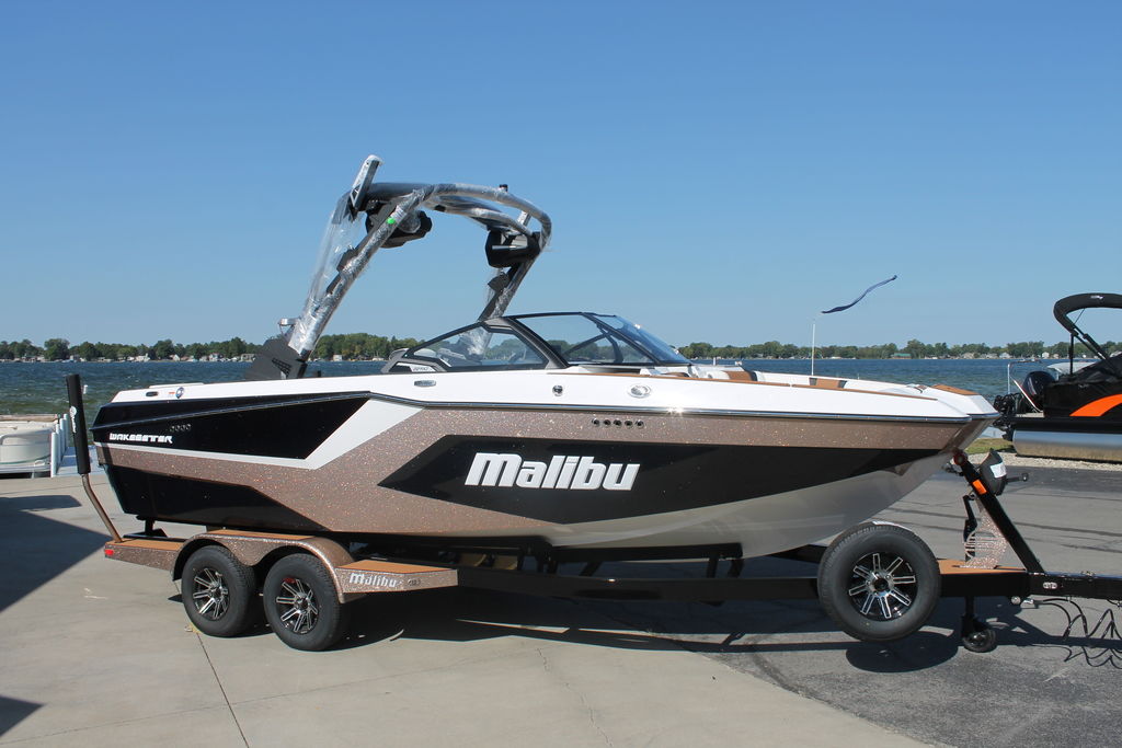 2025 malibu boats 22-MXZ
