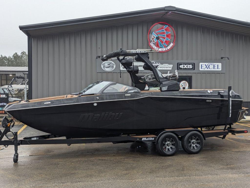 2025 Malibu 24 MXZ