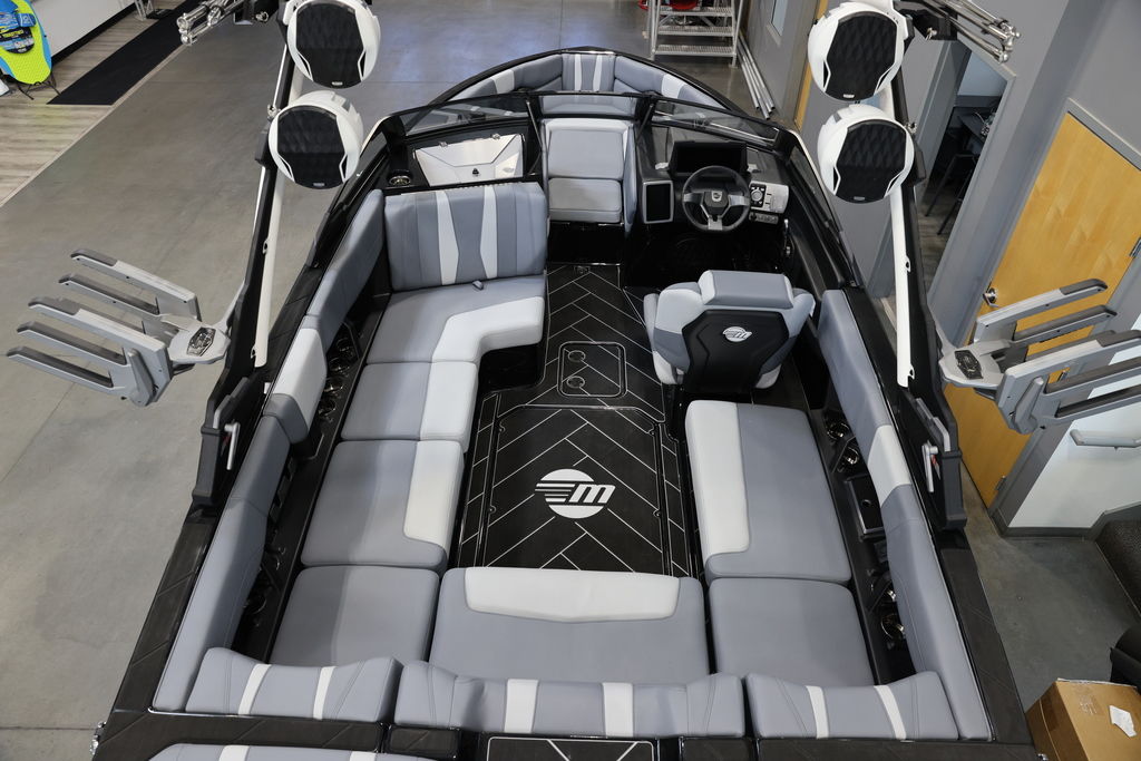 2024 Malibu Boats 22 LSV
