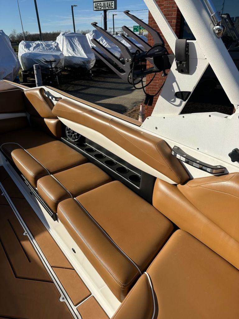 2020 Axis Wake Research A24