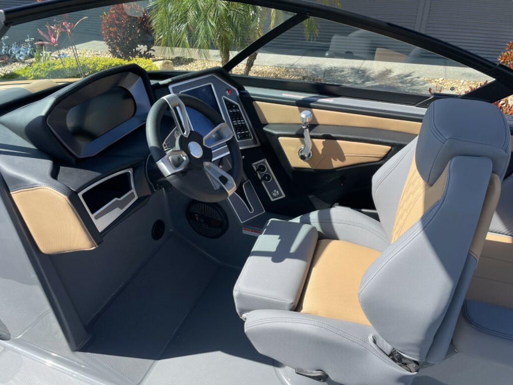 2023 MasterCraft XT23