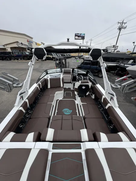 2025 Malibu 23 MXZ