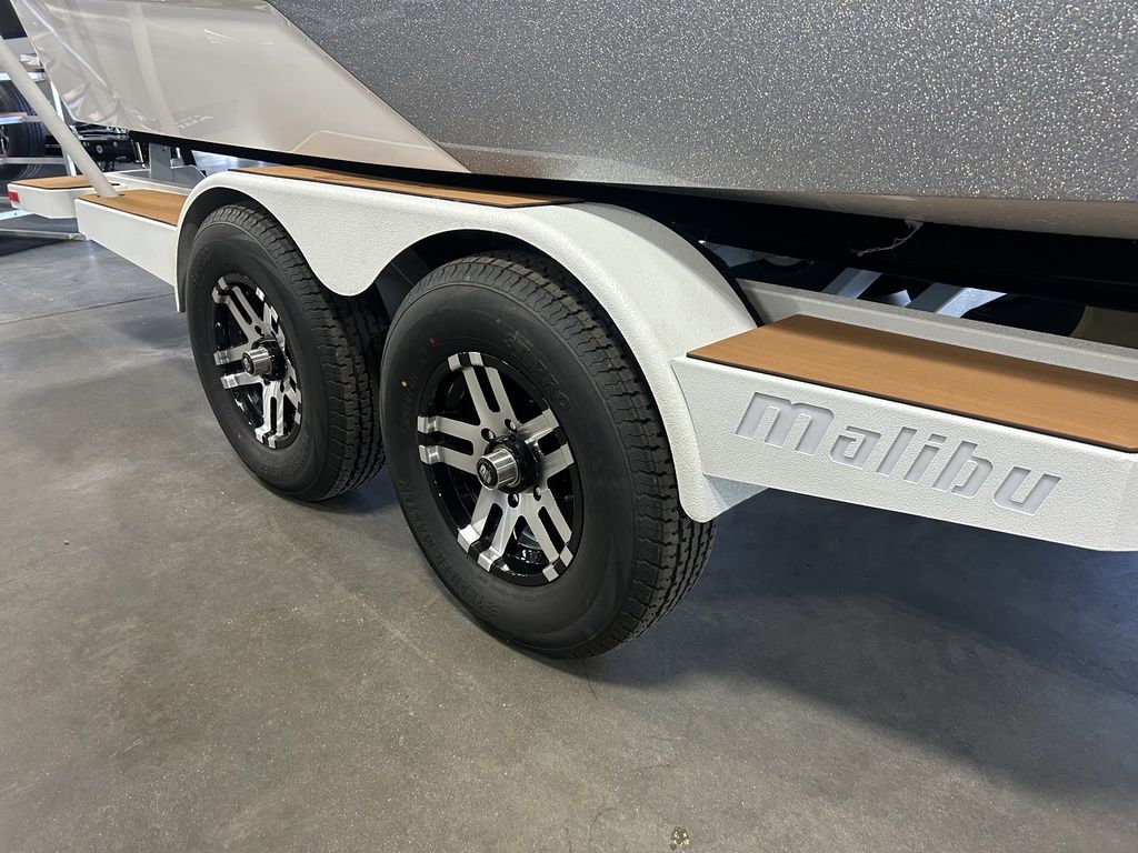 2025 Malibu Boats 24 MXZ Icon