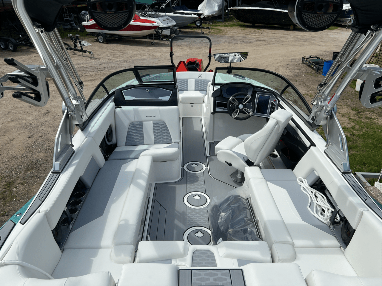 2024 MasterCraft X22 w/ Trailer Closeout