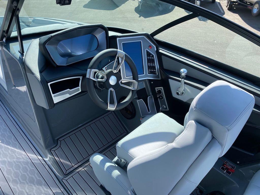 2023 MasterCraft XT23