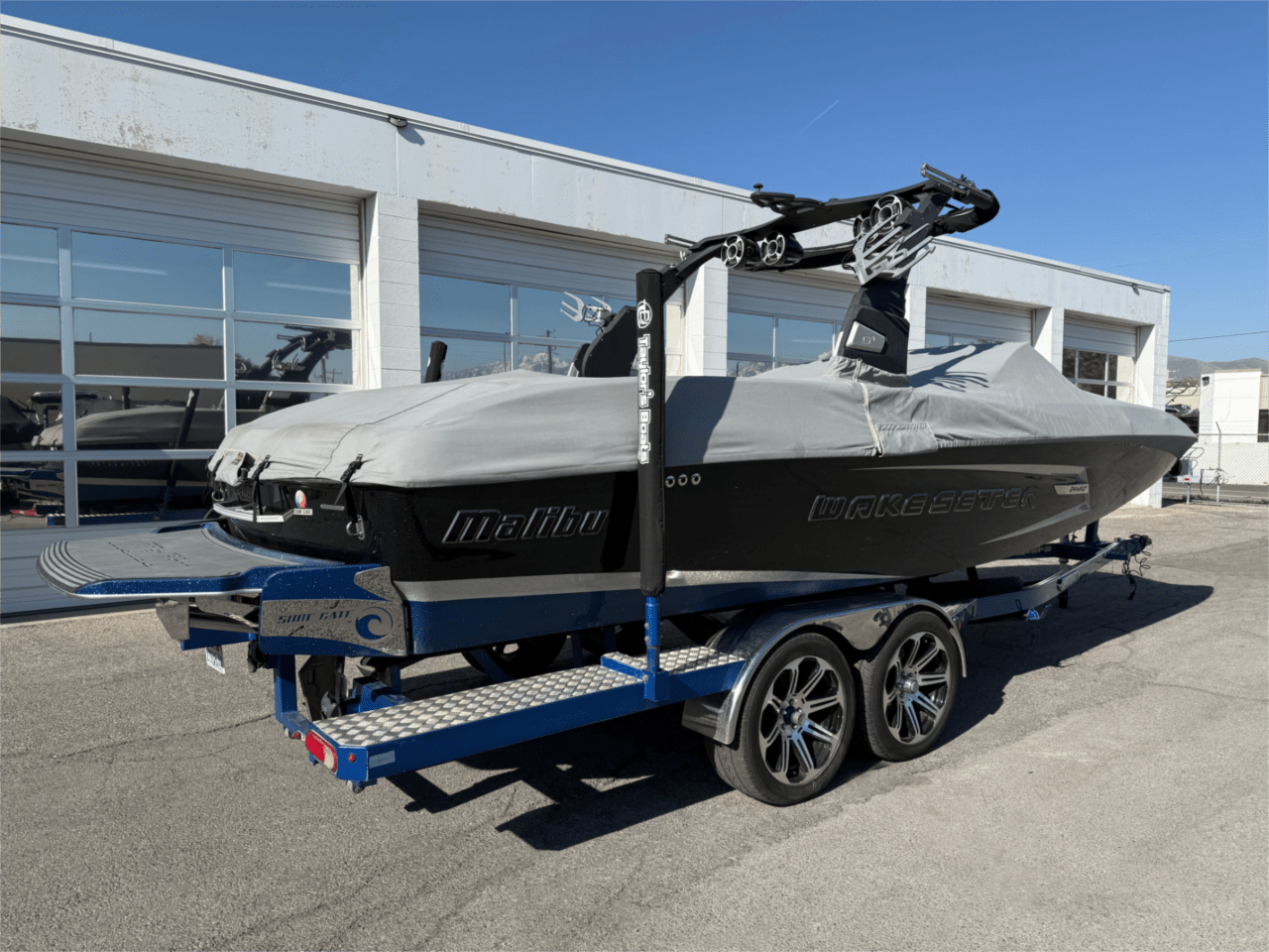 2015 Malibu Wakesetter 24 MXZ