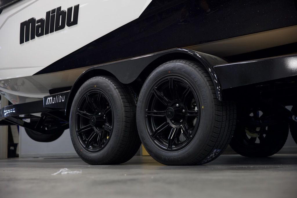 2025 Malibu Boats 23 LSV