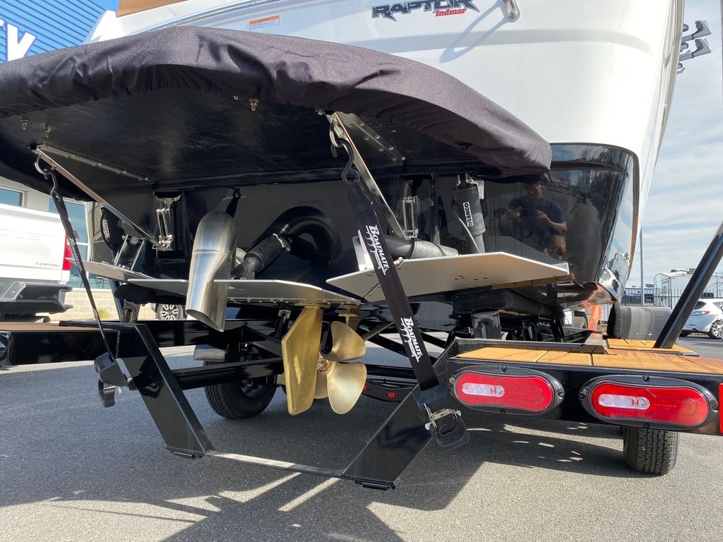 2025 MOOMBA TYKON