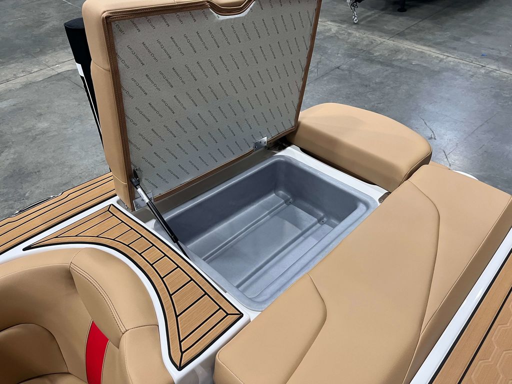 2025 MasterCraft XT22