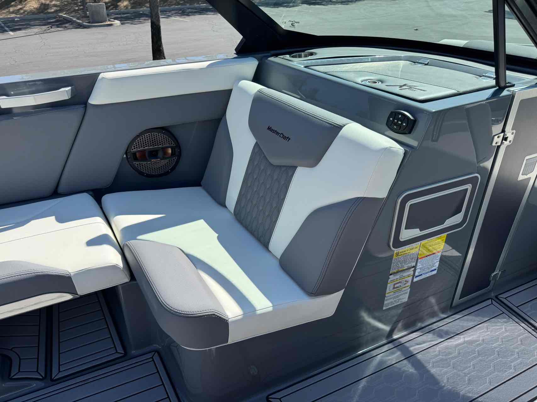 2024 MasterCraft XT25