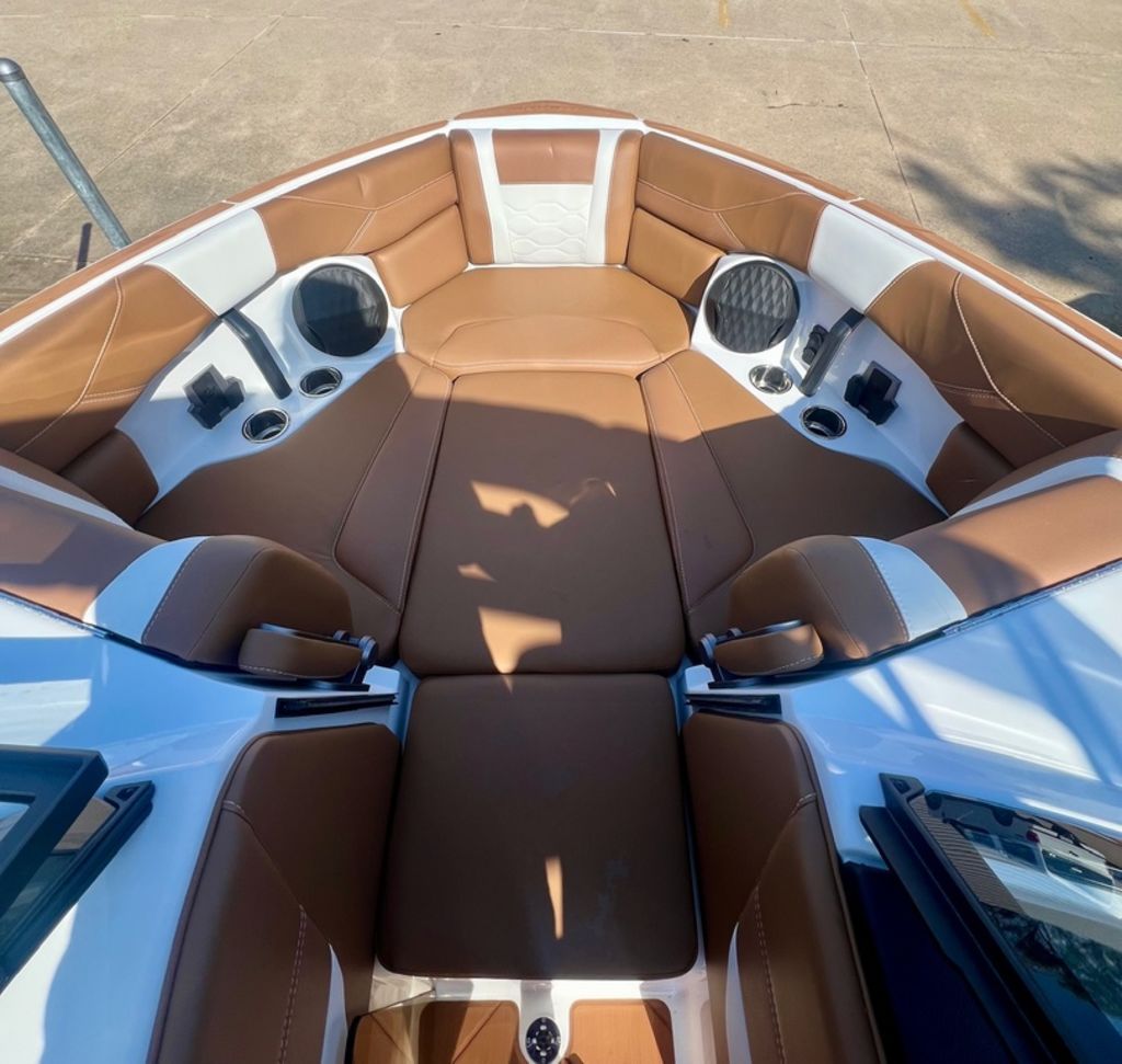 2025 Malibu Boats 23 LSV