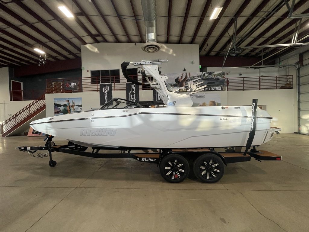 2025 Malibu Boats 23 MXZ
