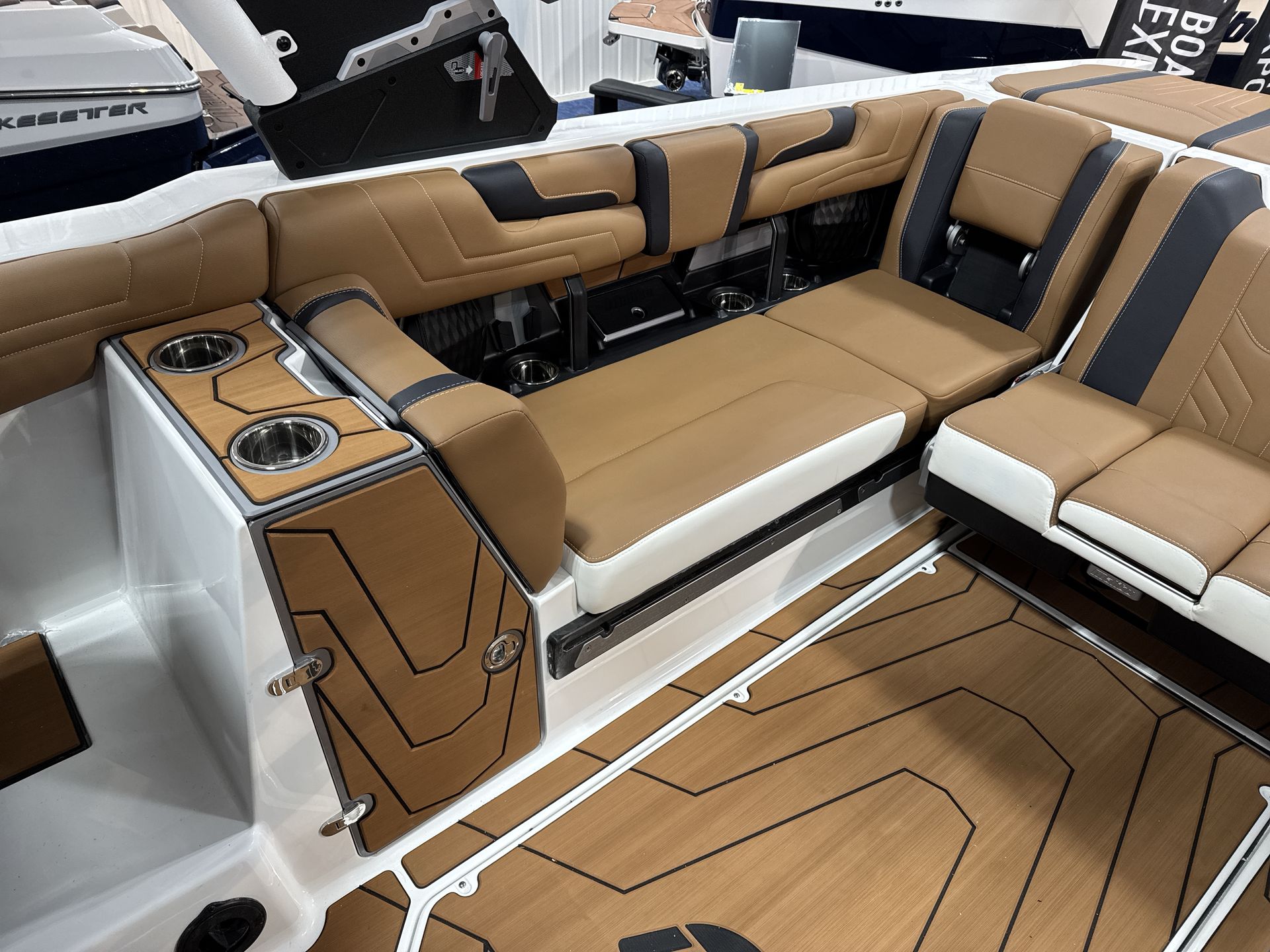 2025 Malibu 25 LSV
