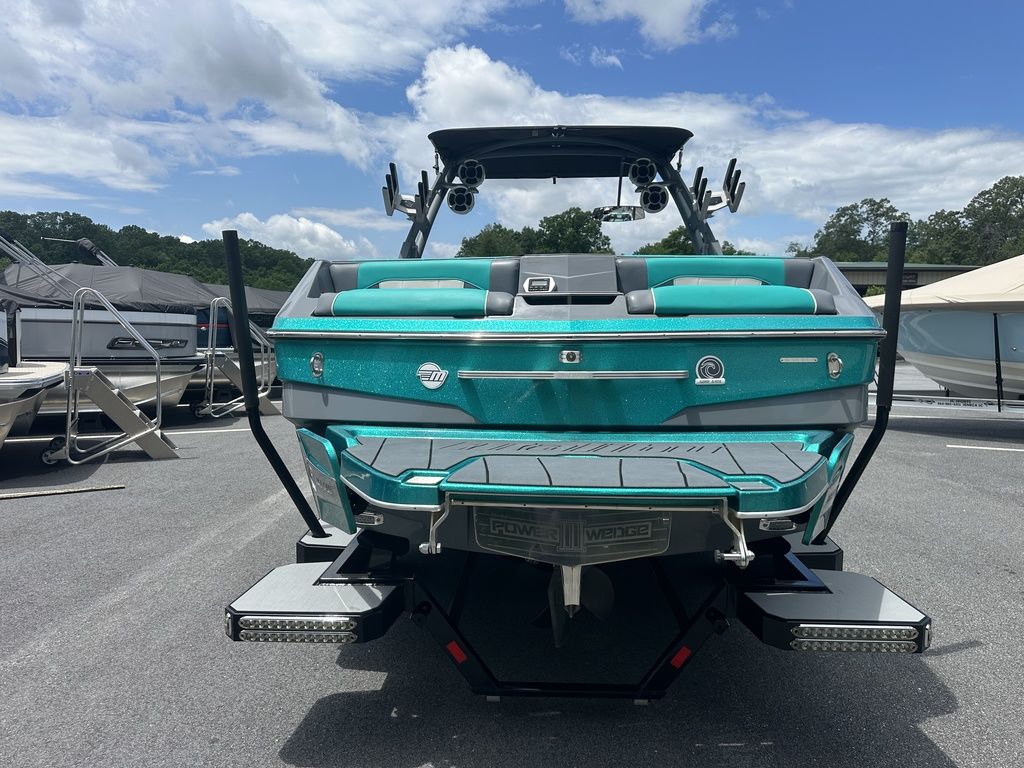 2020 Malibu Boats 25 LSV