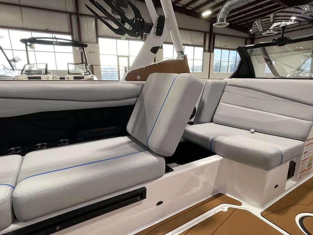 2025 Axis Wake Research A225