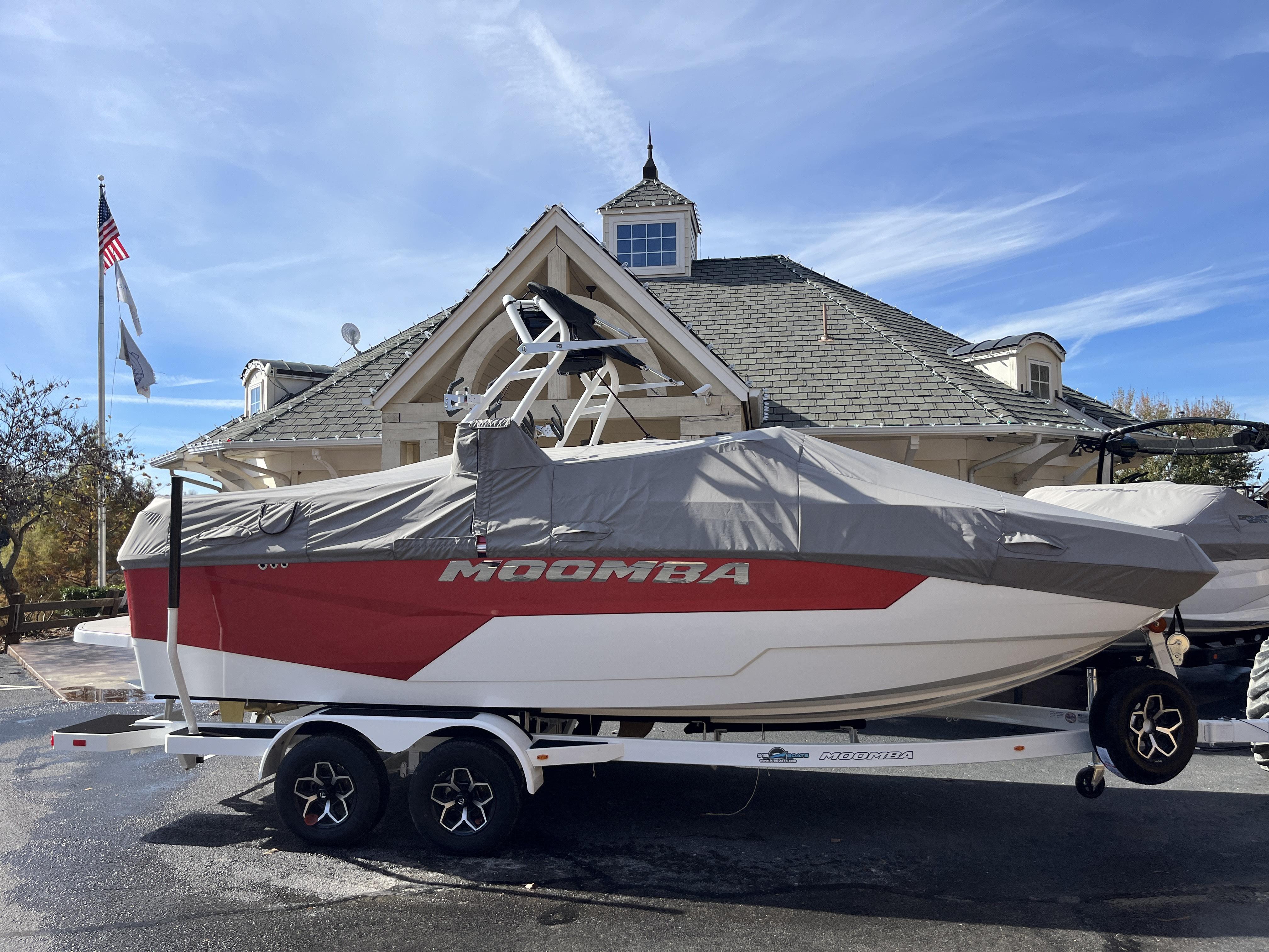 2025 MOOMBA MAX